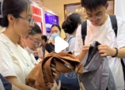 鲁迅同款毛背心成文化新宠